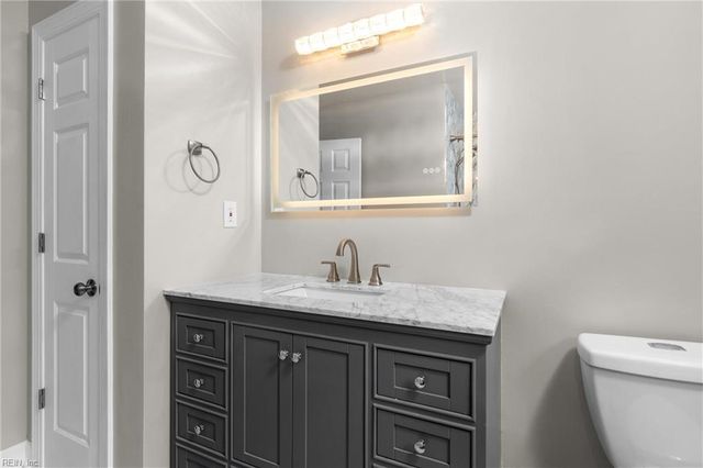 641 Ravenwoods DR, Chesapeake, VA 23322