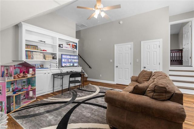 641 Ravenwoods DR, Chesapeake, VA 23322