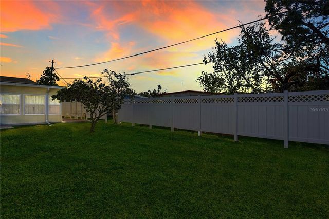 5619 BAYSHORE ROAD 111, Palmetto, FL 34221