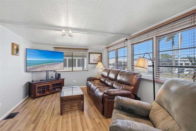 5619 BAYSHORE ROAD 111, Palmetto, FL 34221