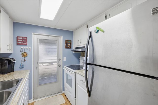 5619 BAYSHORE ROAD 111, Palmetto, FL 34221