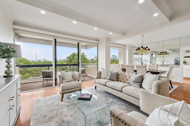 49 Briar Hollow Lane 504, Houston, TX 77027