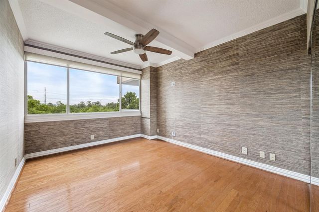 49 Briar Hollow Lane 504, Houston, TX 77027