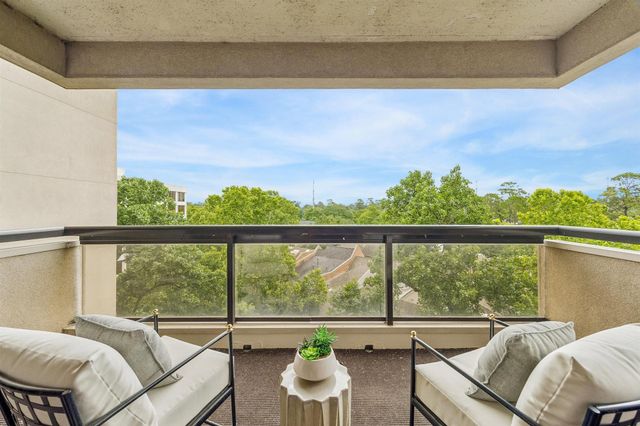 49 Briar Hollow Lane 504, Houston, TX 77027