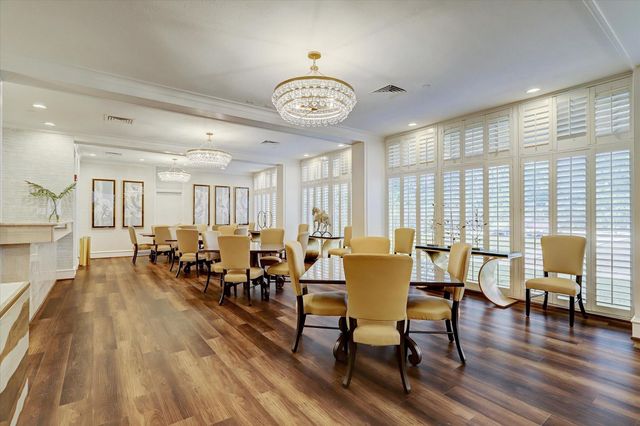 49 Briar Hollow Lane 504, Houston, TX 77027