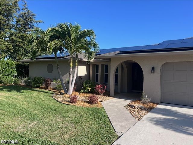 3705 Stoneridge CT, Fort Myers, FL 33908