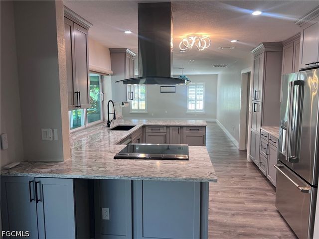 3705 Stoneridge CT, Fort Myers, FL 33908