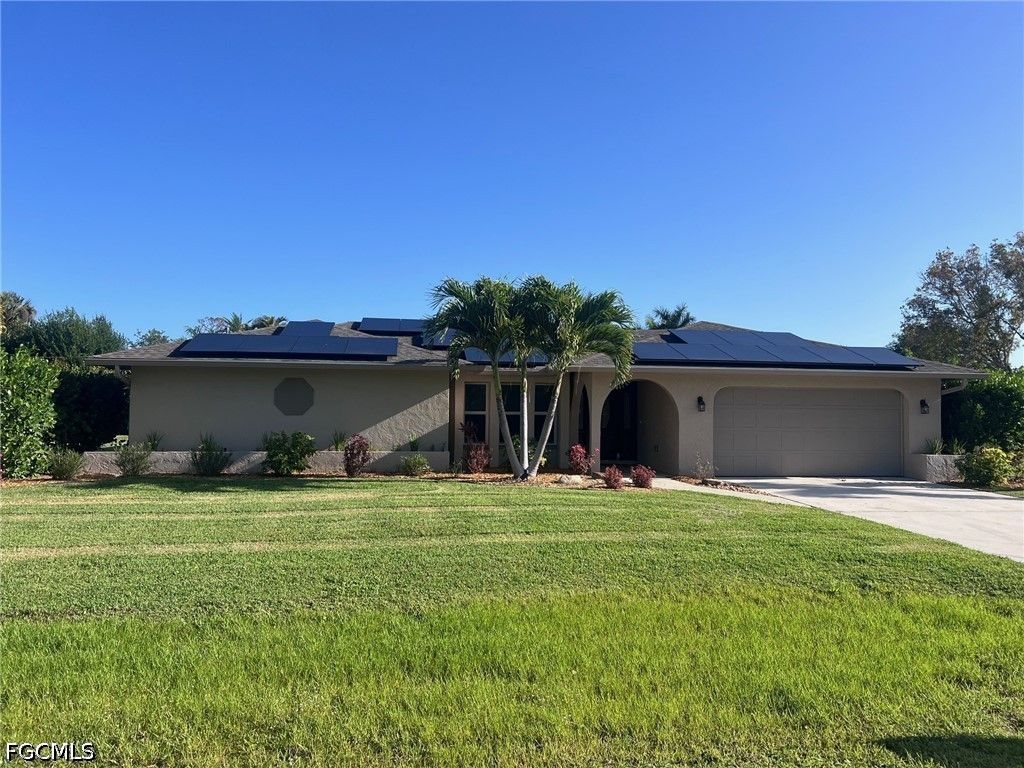 3705 Stoneridge CT, Fort Myers, FL 33908