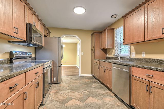 500 Peach Orchard Drive, Kingsport, TN 37665