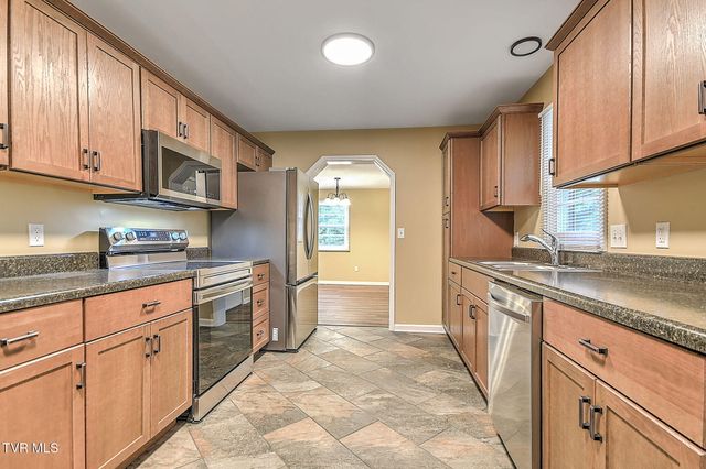 500 Peach Orchard Drive, Kingsport, TN 37665
