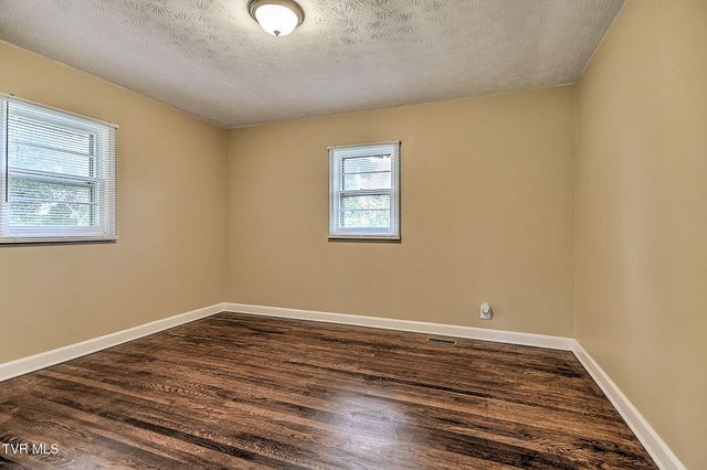 500 Peach Orchard Drive, Kingsport, TN 37665