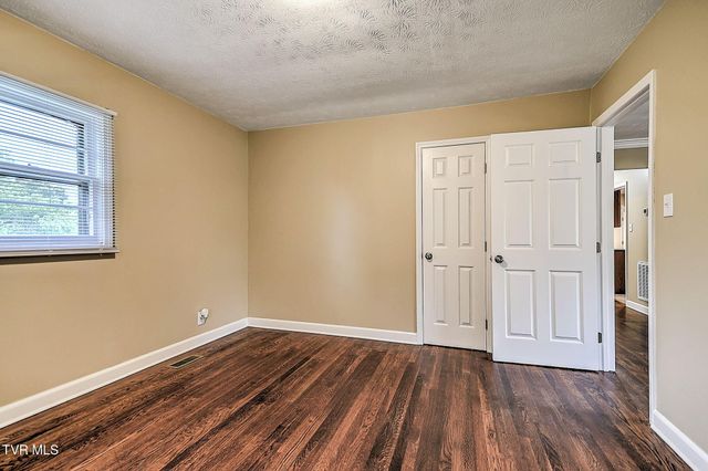 500 Peach Orchard Drive, Kingsport, TN 37665