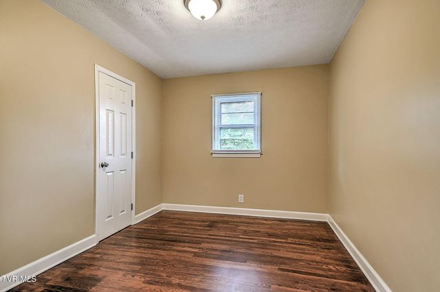 500 Peach Orchard Drive, Kingsport, TN 37665