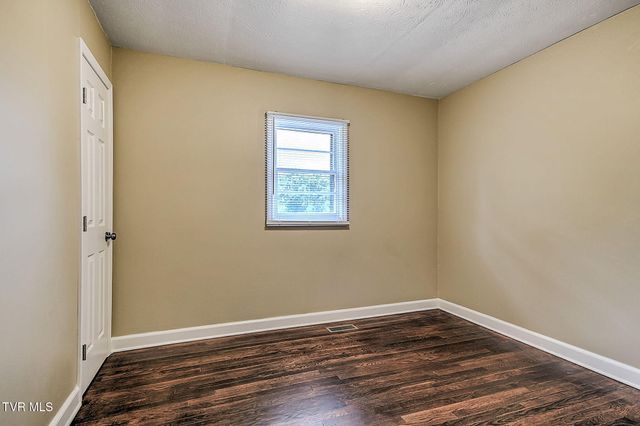500 Peach Orchard Drive, Kingsport, TN 37665
