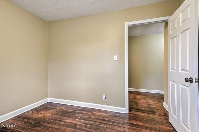 500 Peach Orchard Drive, Kingsport, TN 37665