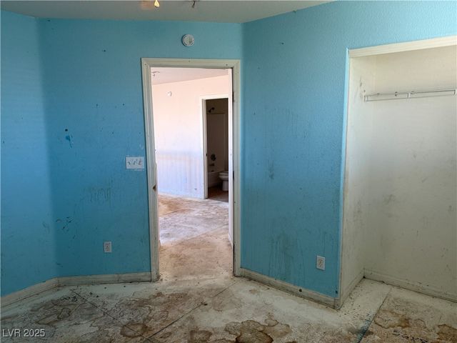 5221 Mountain Garland Lane, North Las Vegas, NV 89081