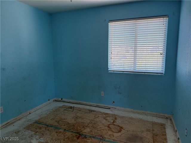 5221 Mountain Garland Lane, North Las Vegas, NV 89081