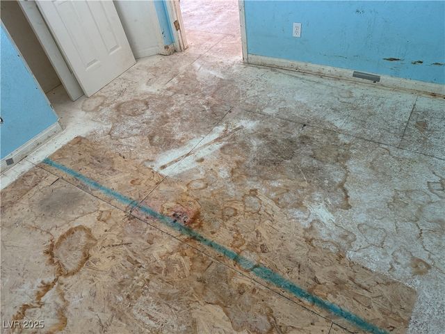 5221 Mountain Garland Lane, North Las Vegas, NV 89081