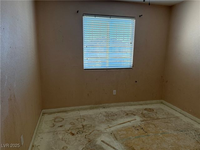 5221 Mountain Garland Lane, North Las Vegas, NV 89081