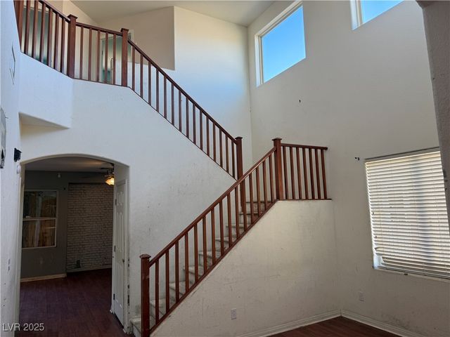 5221 Mountain Garland Lane, North Las Vegas, NV 89081