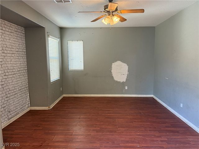 5221 Mountain Garland Lane, North Las Vegas, NV 89081