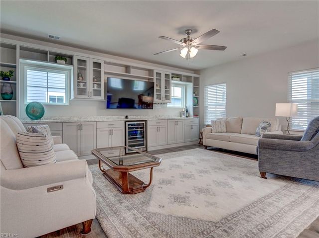 605 Big Bear LN, Chesapeake, VA 23323