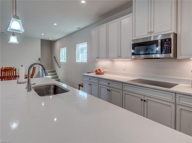 605 Big Bear LN, Chesapeake, VA 23323