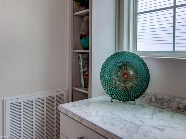 605 Big Bear LN, Chesapeake, VA 23323