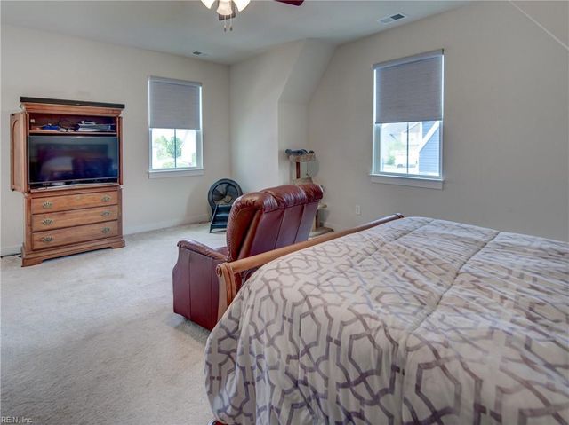 605 Big Bear LN, Chesapeake, VA 23323
