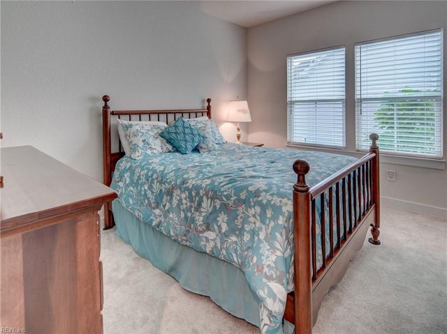 605 Big Bear LN, Chesapeake, VA 23323
