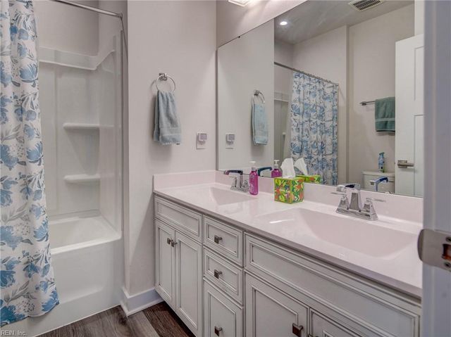 605 Big Bear LN, Chesapeake, VA 23323