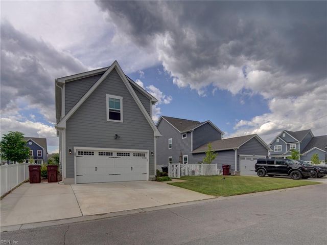 605 Big Bear LN, Chesapeake, VA 23323