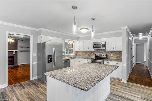 5 Harrow Place, Greensboro, NC 27455