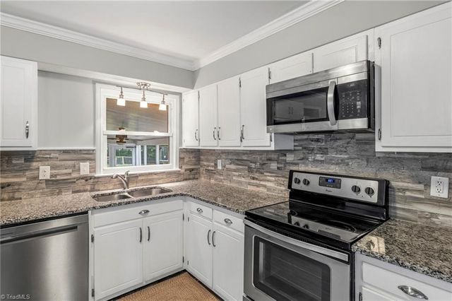 5 Harrow Place, Greensboro, NC 27455