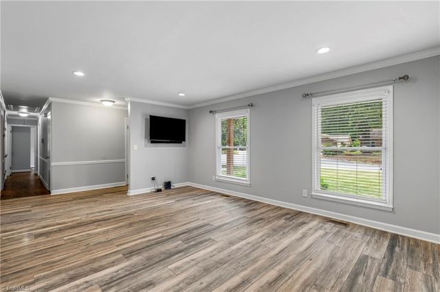 5 Harrow Place, Greensboro, NC 27455