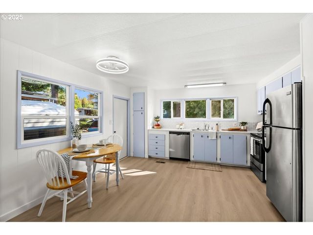 6900 Sw 195TH Ave 220, Beaverton, OR 97007