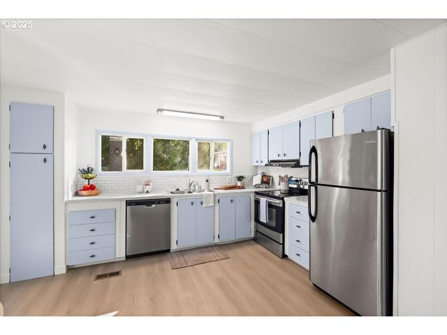 6900 Sw 195TH Ave 220, Beaverton, OR 97007