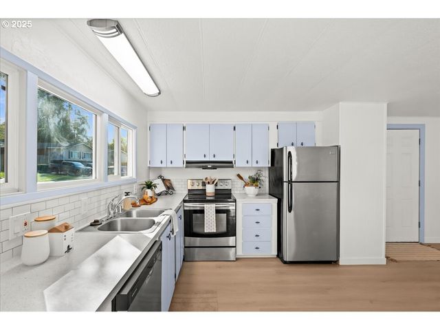 6900 Sw 195TH Ave 220, Beaverton, OR 97007