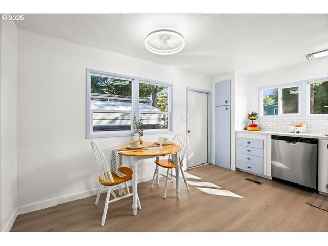 6900 Sw 195TH Ave 220, Beaverton, OR 97007