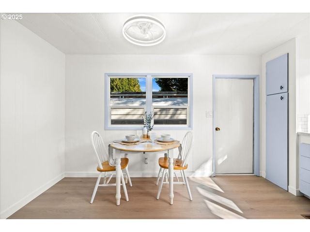 6900 Sw 195TH Ave 220, Beaverton, OR 97007