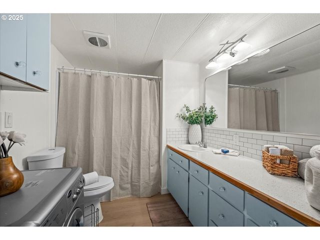 6900 Sw 195TH Ave 220, Beaverton, OR 97007