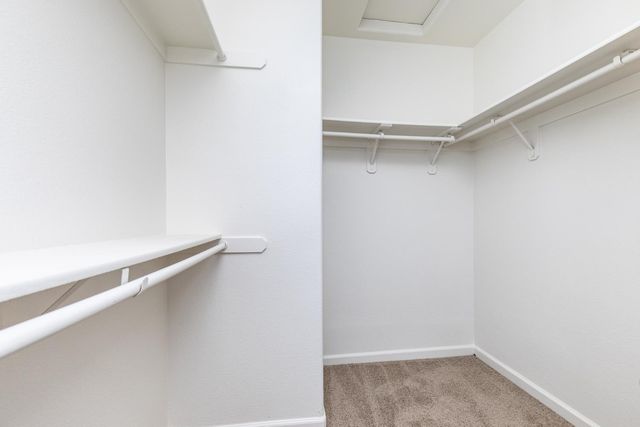 1847 E Lauren Avenue, Dinuba, CA 93618