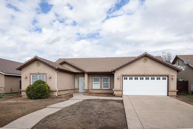1847 E Lauren Avenue, Dinuba, CA 93618