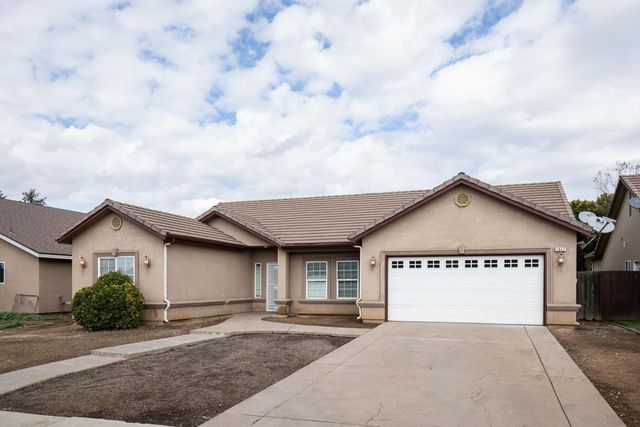 1847 E Lauren Avenue, Dinuba, CA 93618