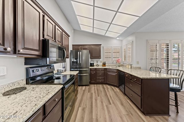 14626 W RAVENSWOOD Drive, Sun City West, AZ 85375