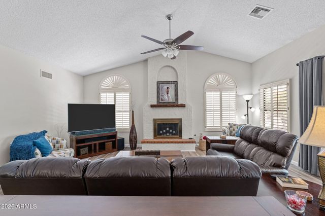 14626 W RAVENSWOOD Drive, Sun City West, AZ 85375