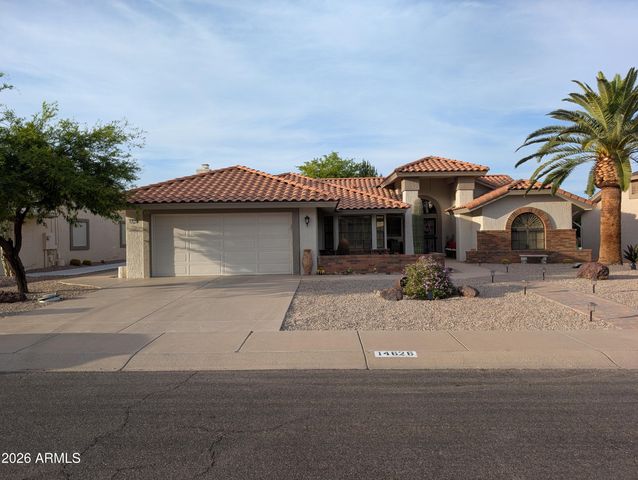 14626 W RAVENSWOOD Drive, Sun City West, AZ 85375