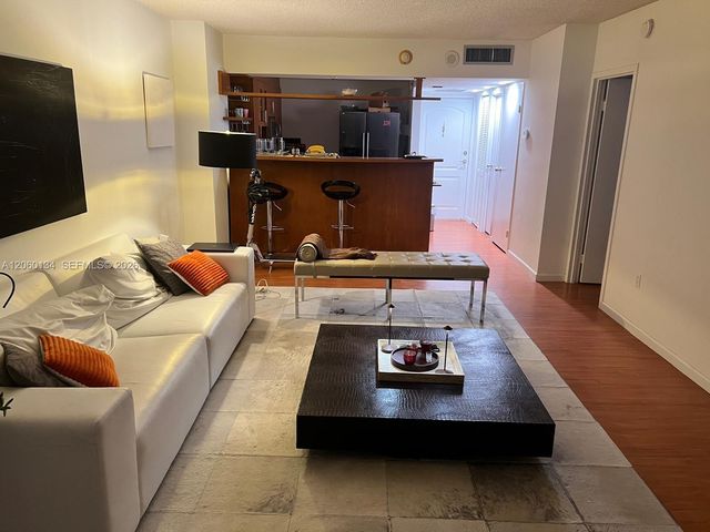 3625 N Country Club Drive 1805, Aventura, FL 33180