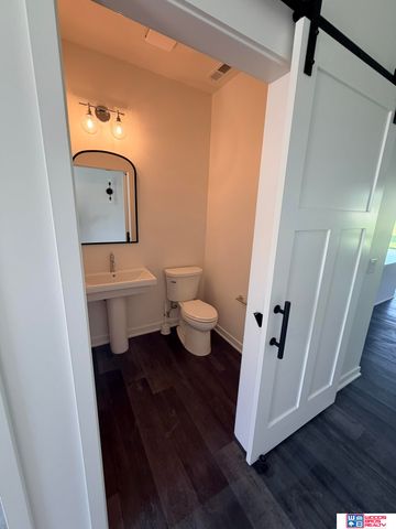 6764 Shadow Ridge Place, Columbus, NE 68601