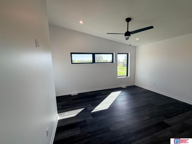 6764 Shadow Ridge Place, Columbus, NE 68601